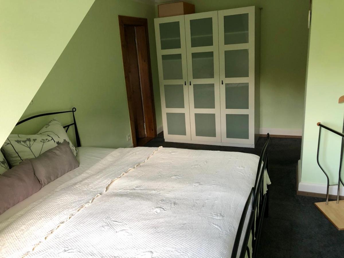 Ferienwohnung Im Gruenen Auf Idyllisch Gelegenen Gutshof Und Doch So Zentral วัลด์ชุท-ทีนเงน ภายนอก รูปภาพ